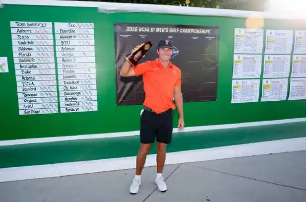 NCAA黑马逆袭夺冠！大学足球天才连获大师赛+美国公开赛资格